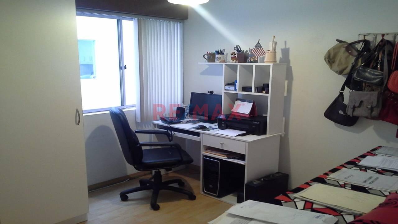 Venta De Departamento En Miraflores - Aurora — foto 5