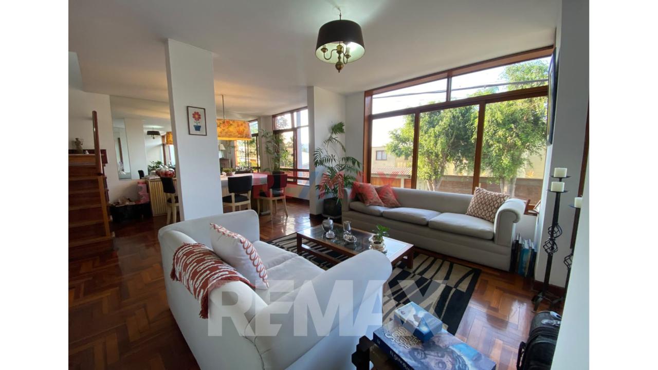 Venta De Departamento Town House 4 Pisos - Zona Exclusiva De La Molina — foto 5