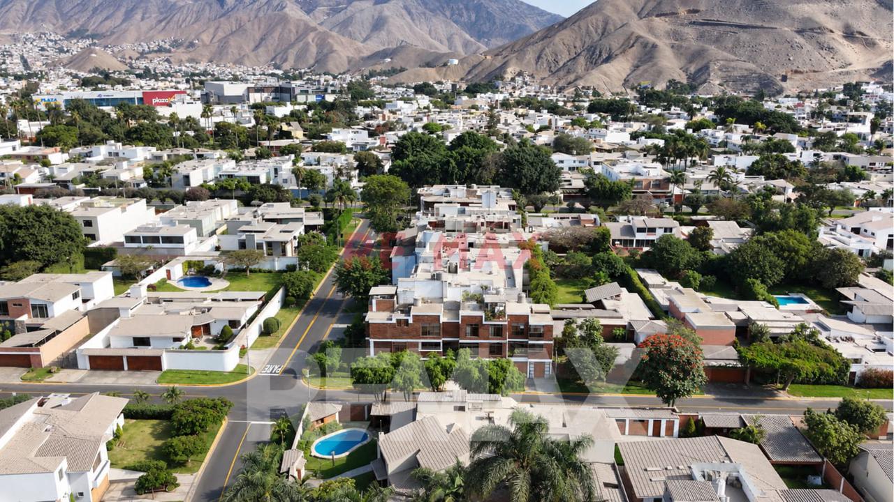Venta De Departamento Town House 4 Pisos - Zona Exclusiva De La Molina - 20