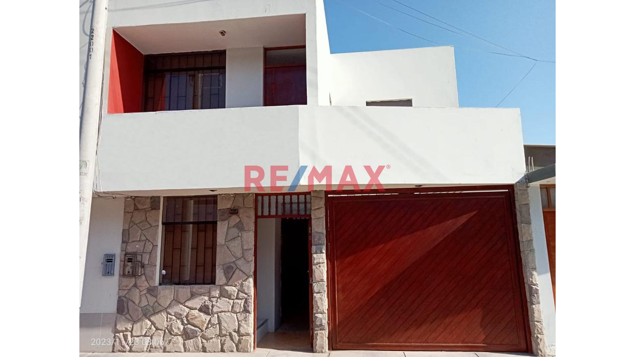 Casa Urbana De 2 Pisos En Urb La Alborada En Pisco - 1