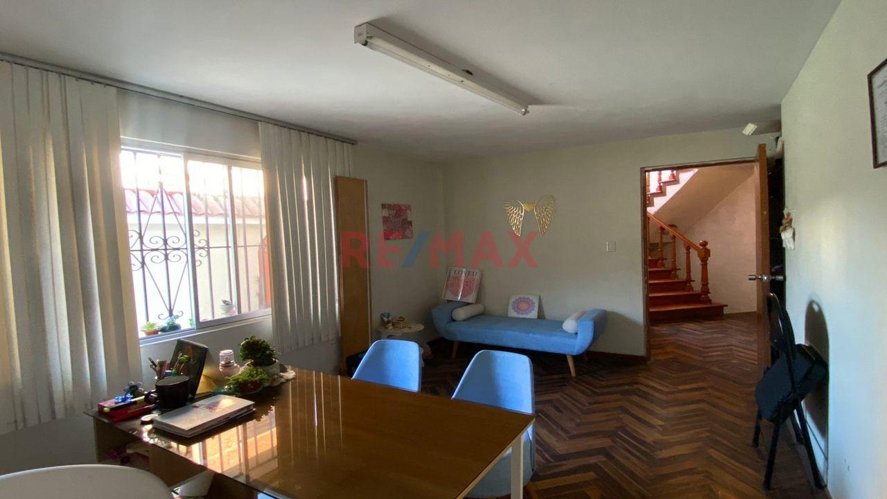 Casa en Venta de 5 dormitorios ubicado en San Miguel Casa en Venta de 5 dormitorios ubicado en San Miguel