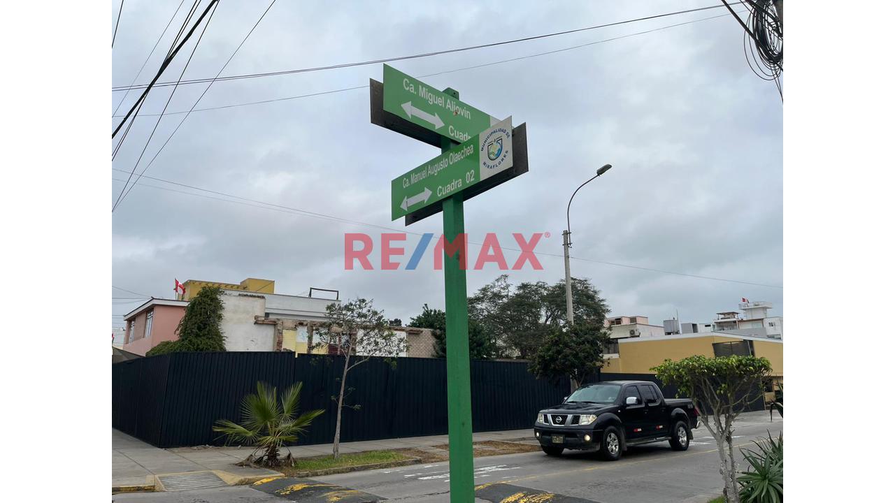Se Vende Excelente Terreno En Miraflores, Ubicado En Esquina - 3