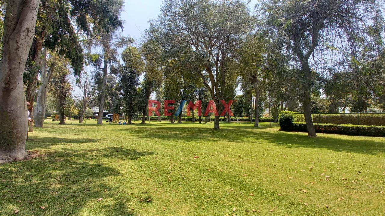 Se Vende Casa Como Terreno En Urb. El Haras, La Molina 1,349 M2 — foto 4