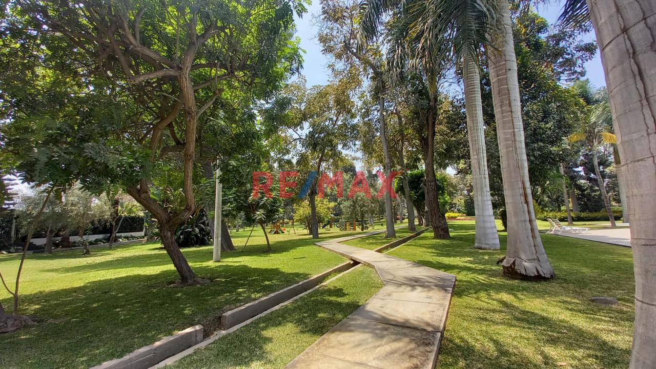 Se Vende Casa Como Terreno En Urb. El Haras, La Molina 1,349 M2 — foto 6
