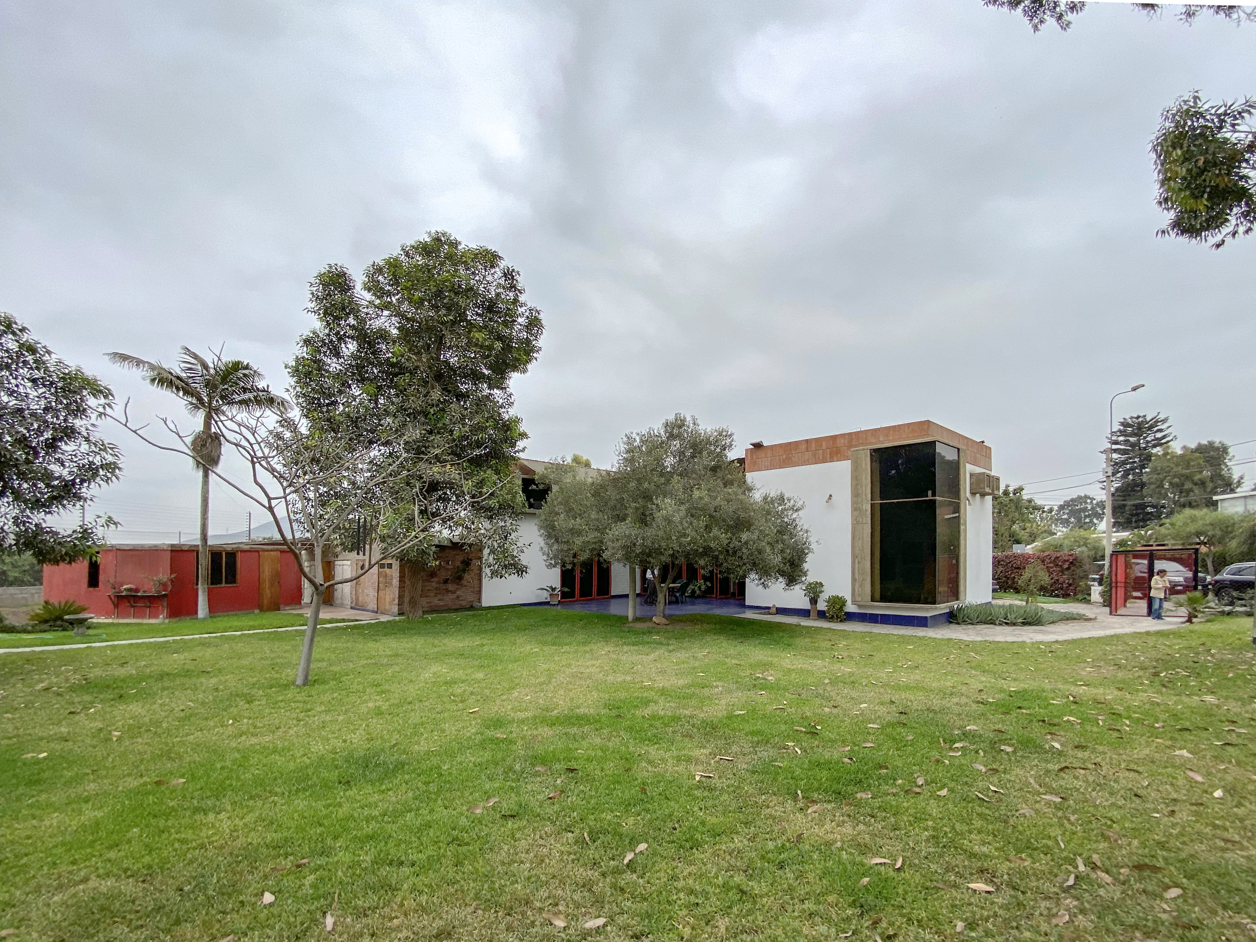Se Vende Casa Como Terreno En Urb. El Haras, La Molina 1,349 M2