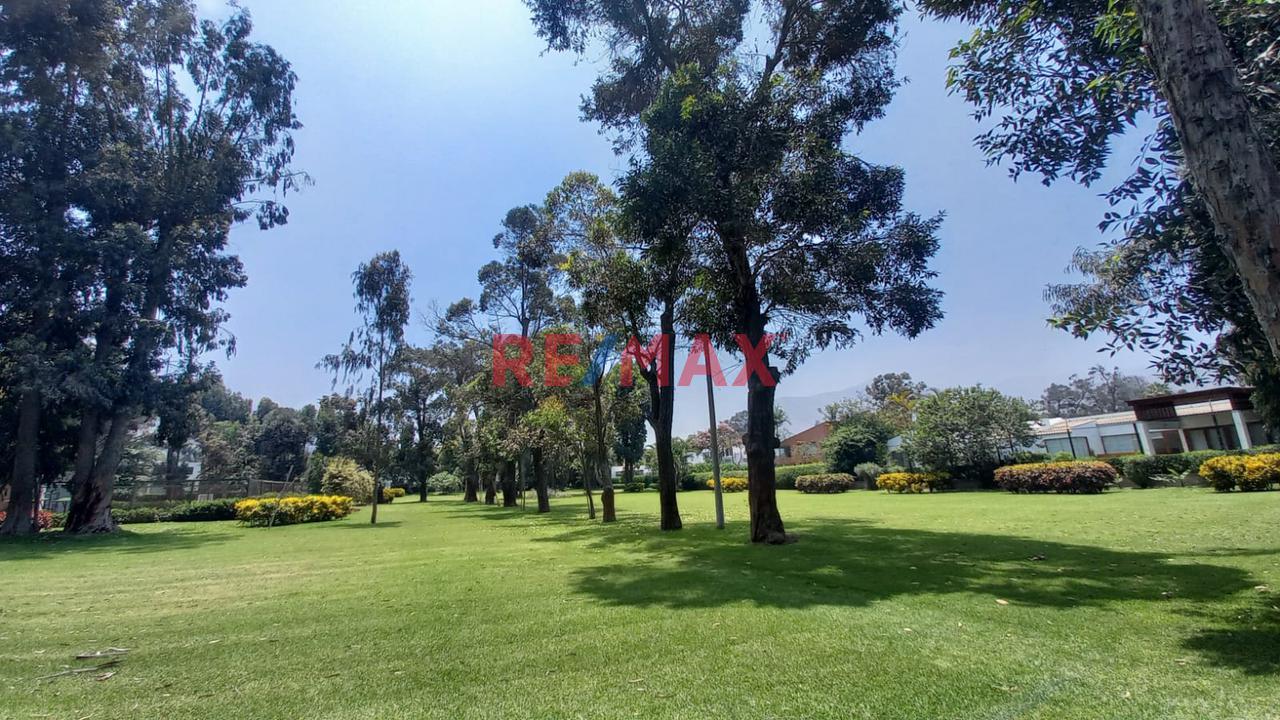 Se Vende Casa Como Terreno En Urb. El Haras, La Molina 1,349 M2 — foto 7