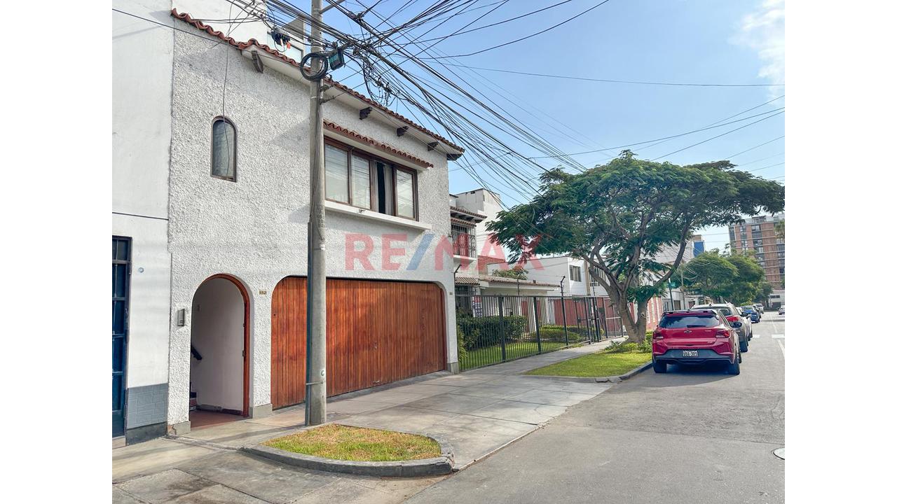 Casa  Venta En Surco Ubicada En Jr. Los Morochucos 100 Urb. Sta. Constanza Precio $780,000 At 400M2. - 14