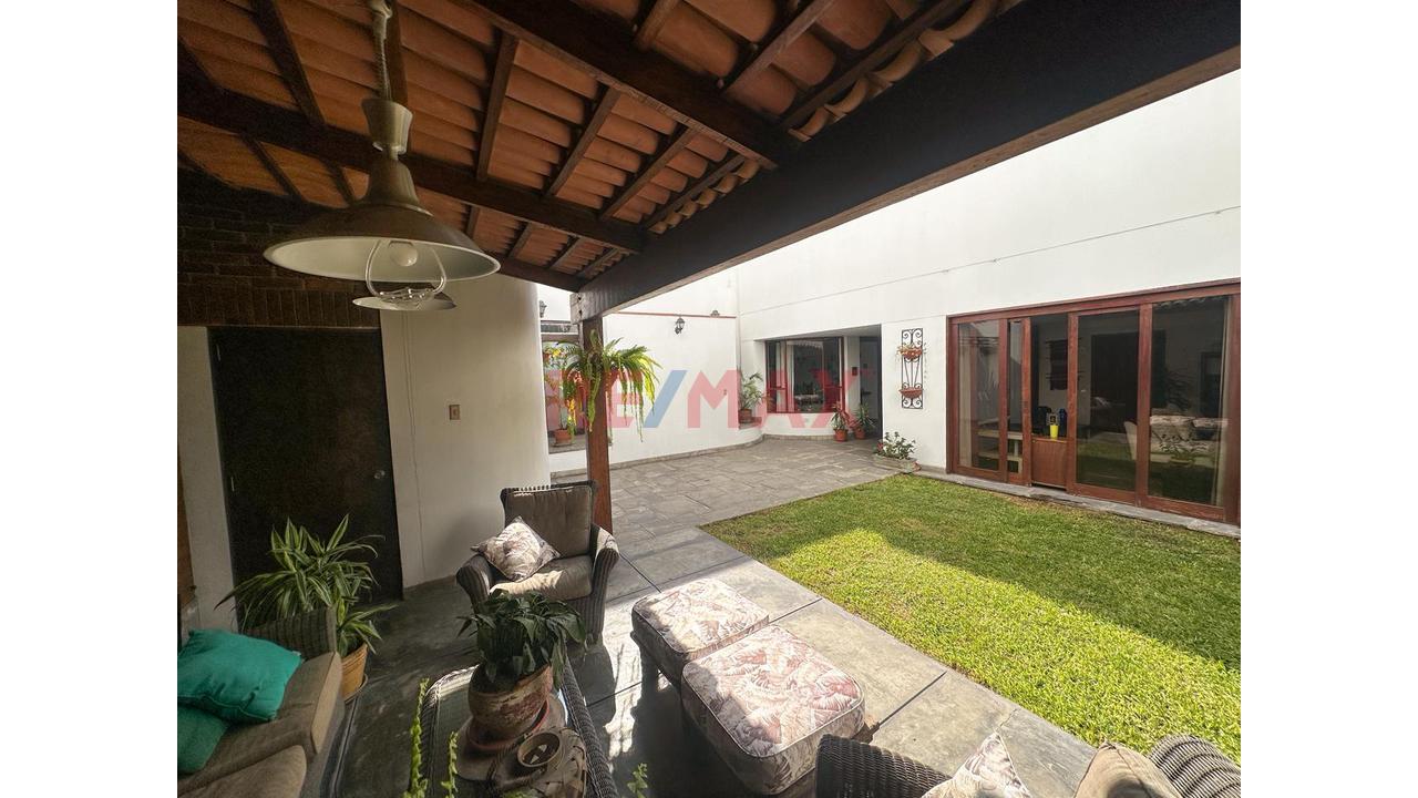 Casa  Venta En Surco Ubicada En Jr. Los Morochucos 100 Urb. Sta. Constanza Precio $780,000 At 400M2. - 9