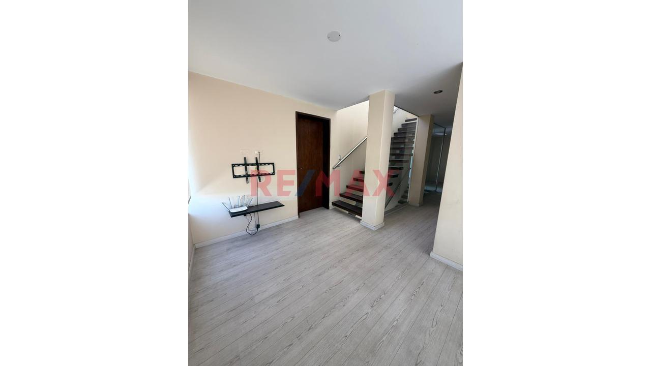 Moderna Y Lujosa Propiedad En Venta En Urb. Privada En Cayma — foto 9