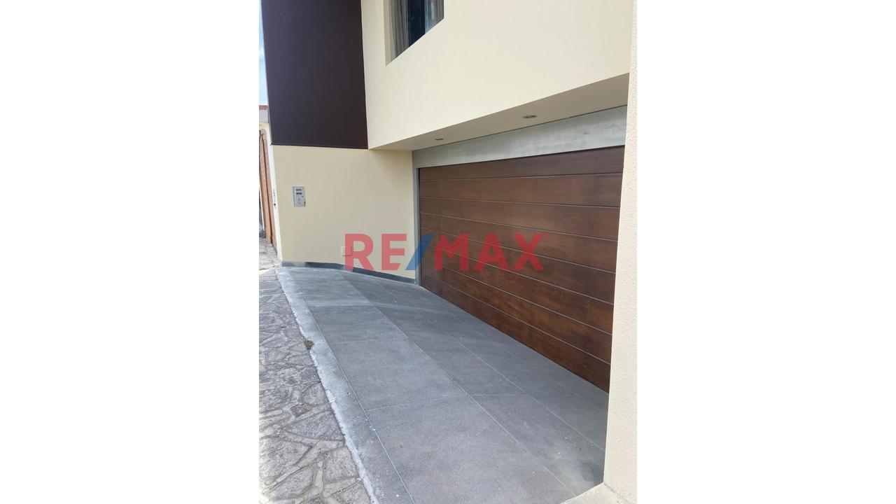 Moderna Y Lujosa Propiedad En Venta En Urb. Privada En Cayma — foto 13