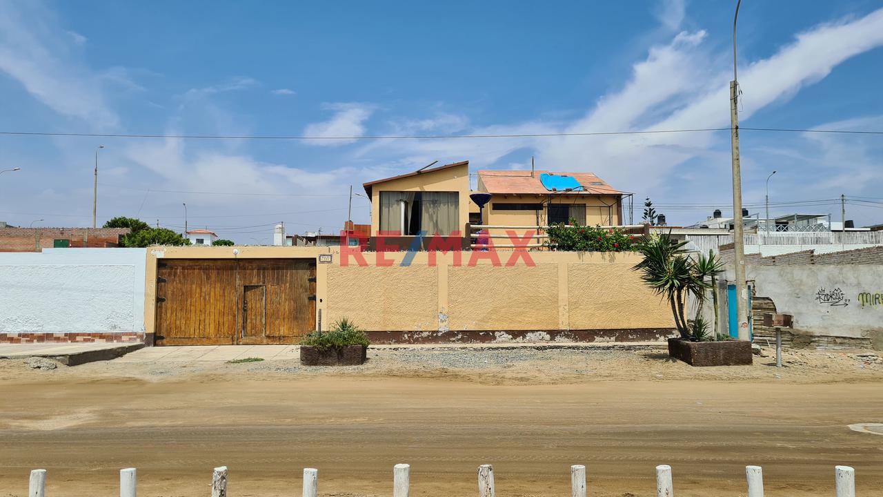 Se Vende Hermosa Y Amplia Casa Frente Al Mar En Punta Negra - 1
