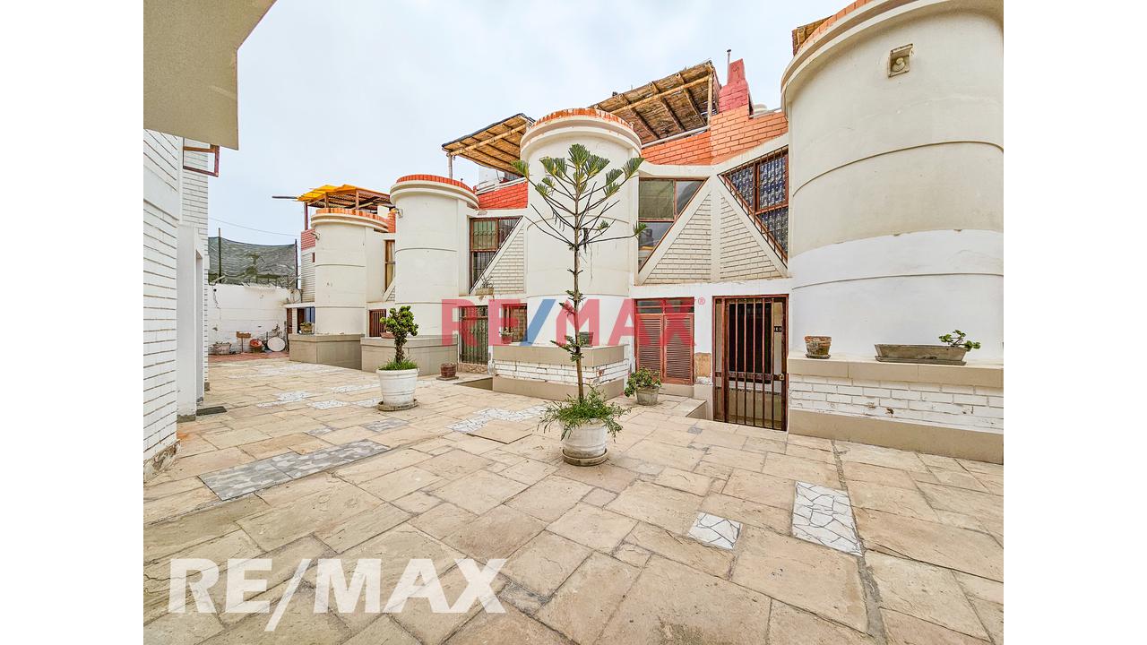 Venta De Acogedor Departamento Tipo Bungalow Con Terraza, En Condominio Cerrado Playa Los Pulpos. — foto 2