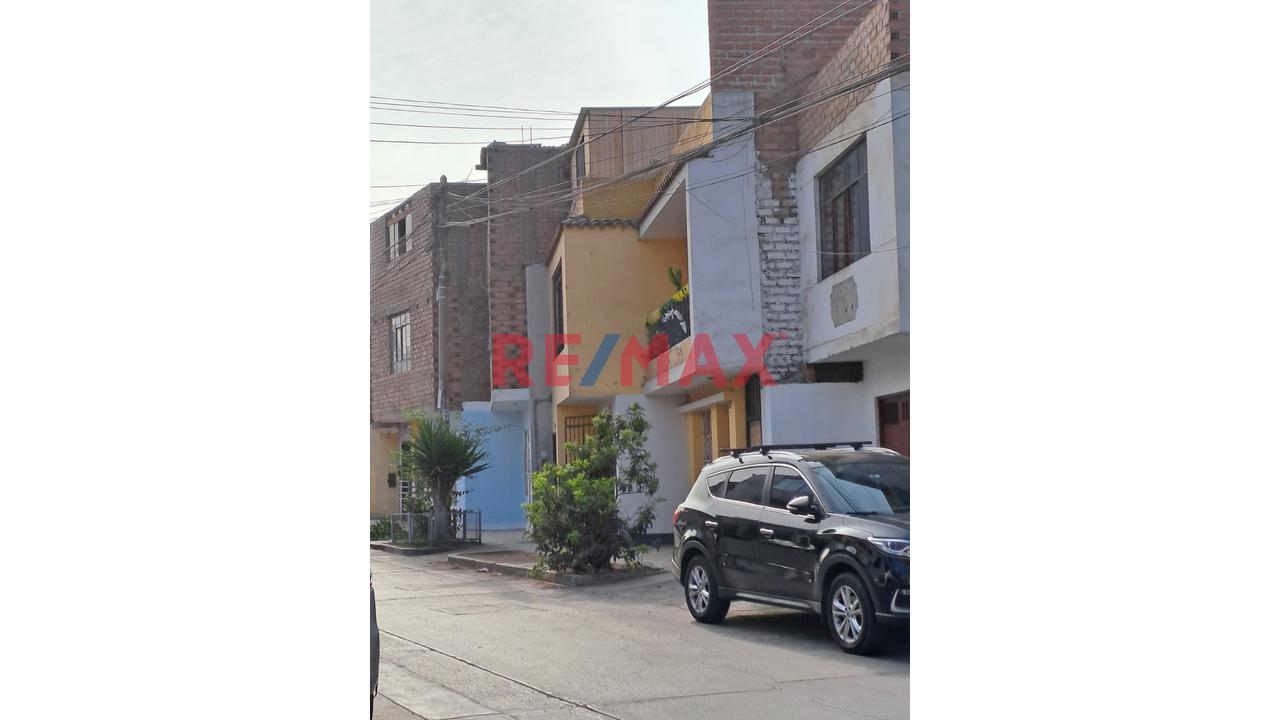 Venta Departamento De 245 M2 En San Martin De Porres Con Inquilino Precario En $90,000 Usd — foto 4