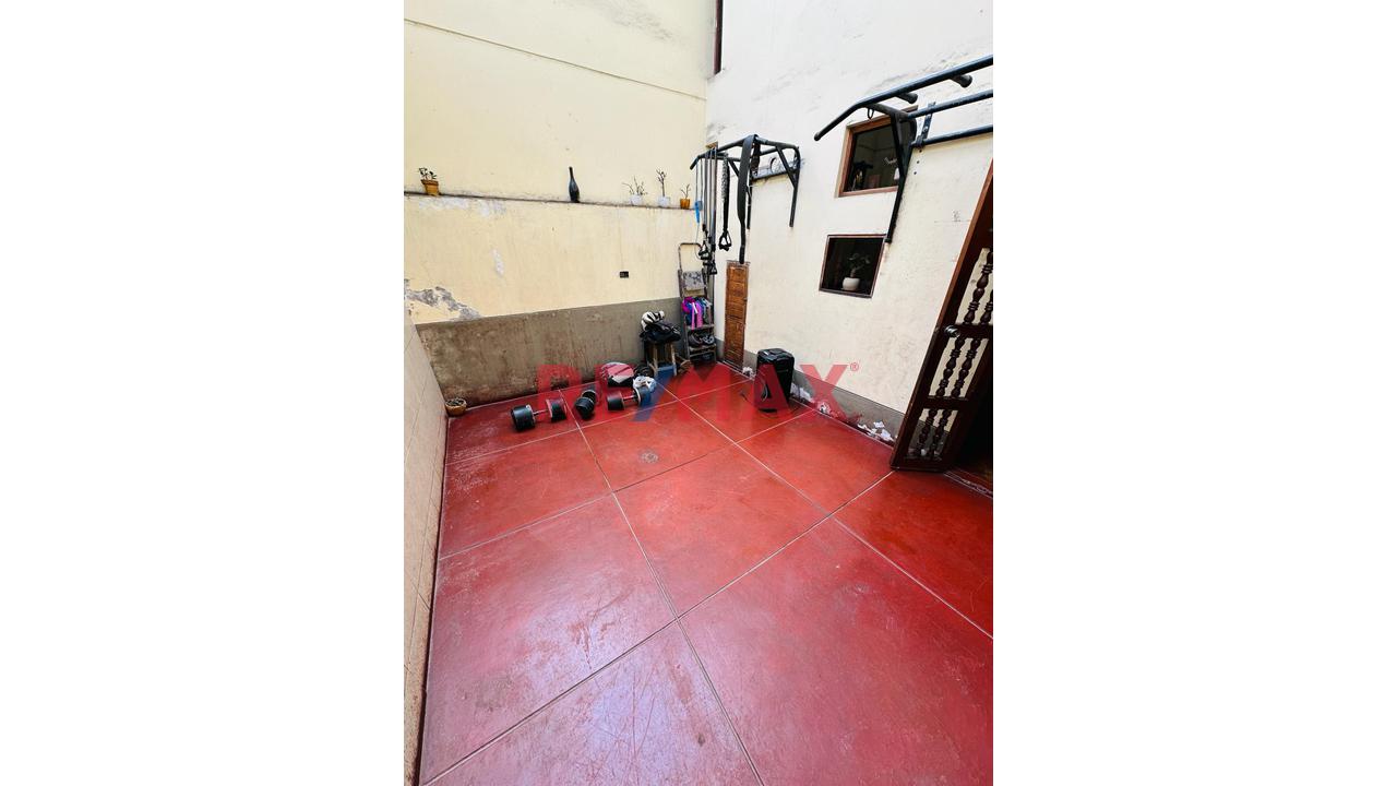Surco Urb. San Ignacio Ampliacion, Casa En Venta De 3 Pisos - 17