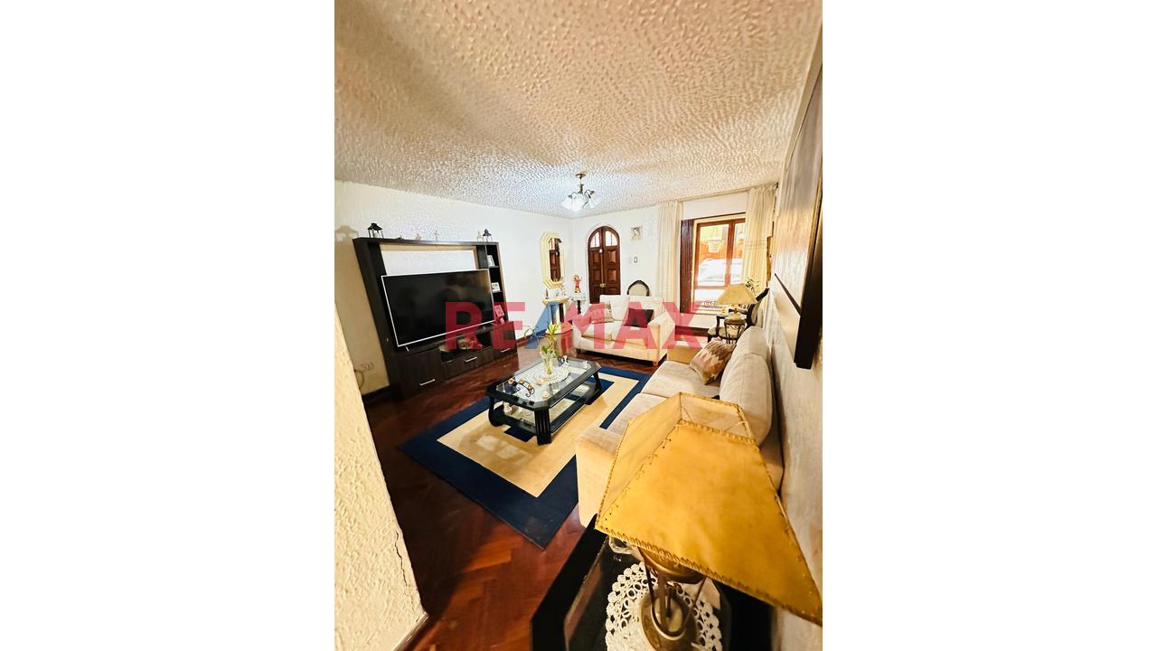 Surco Urb. San Ignacio Ampliacion, Casa En Venta De 3 Pisos - 4