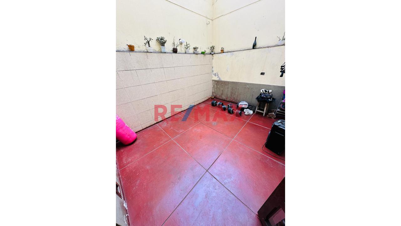 Surco Urb. San Ignacio Ampliacion, Casa En Venta De 3 Pisos - 15