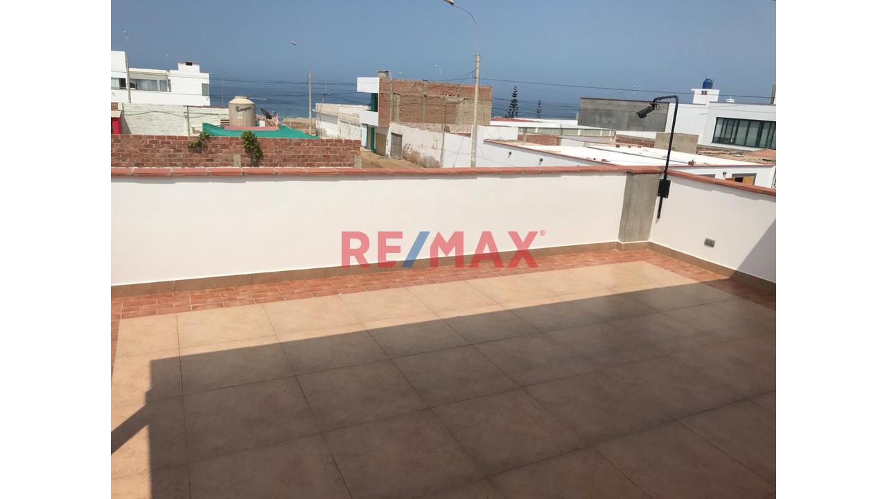 Venta De Hermosa Casa En Esquina En Punta Negra, Calle Los Corales - 11
