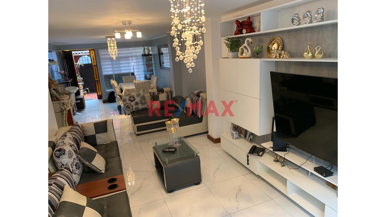Vendo Departamento En 1Er Piso Con Cochera En Salamanca De Monterrico Distrito De Ate