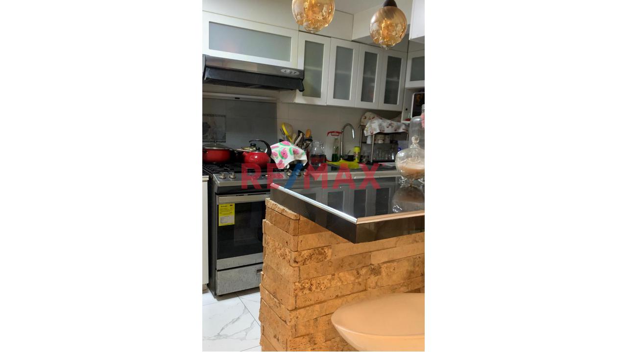 Vendo Departamento En 1Er Piso Con Cochera En Salamanca De Monterrico Distrito De Ate — foto 11