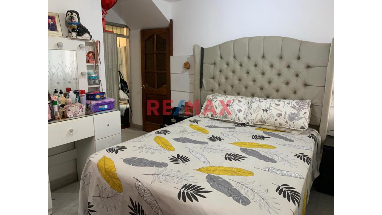 Vendo Departamento En 1Er Piso Con Cochera En Salamanca De Monterrico Distrito De Ate — foto 8