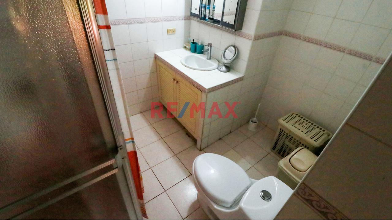 Vendo Hermosa Y Amplia Casa En La Mejor Zona De San Isidro 🏡 - 9