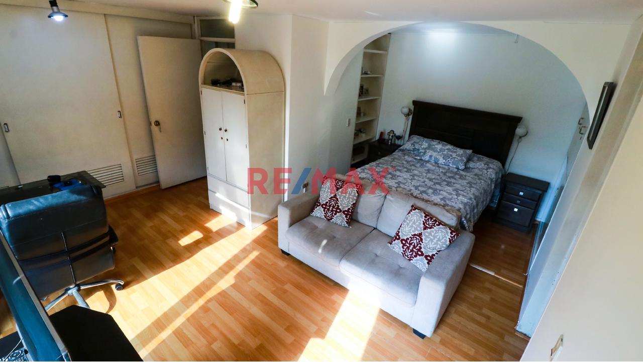 Vendo Hermosa Y Amplia Casa En La Mejor Zona De San Isidro 🏡 - 3