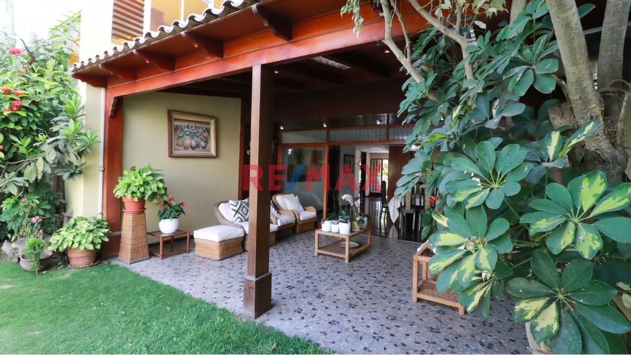 Vendo Hermosa Y Amplia Casa En La Mejor Zona De San Isidro 🏡 - 14