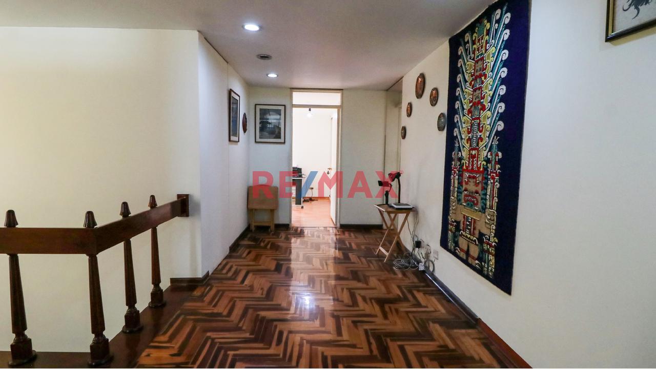 Vendo Hermosa Y Amplia Casa En La Mejor Zona De San Isidro 🏡 - 2