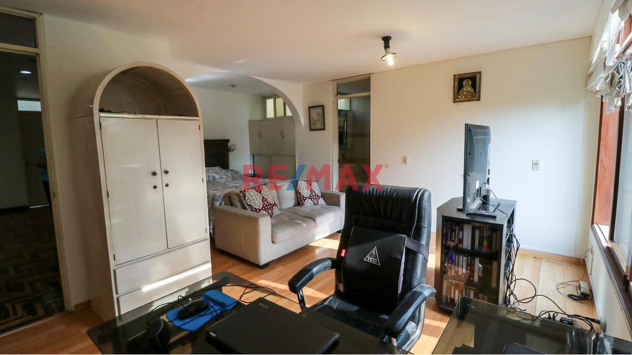 Vendo Hermosa Y Amplia Casa En La Mejor Zona De San Isidro 🏡 - 4