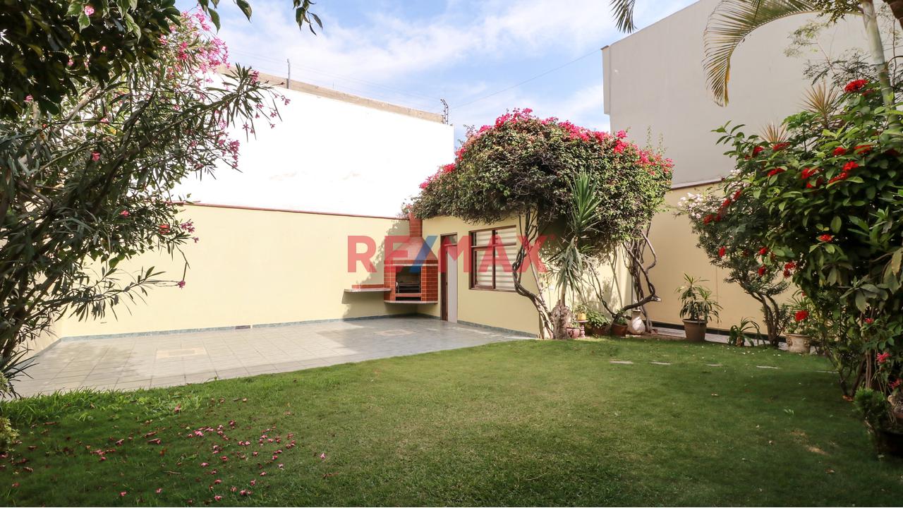 Vendo Hermosa Y Amplia Casa En La Mejor Zona De San Isidro 🏡 - 18