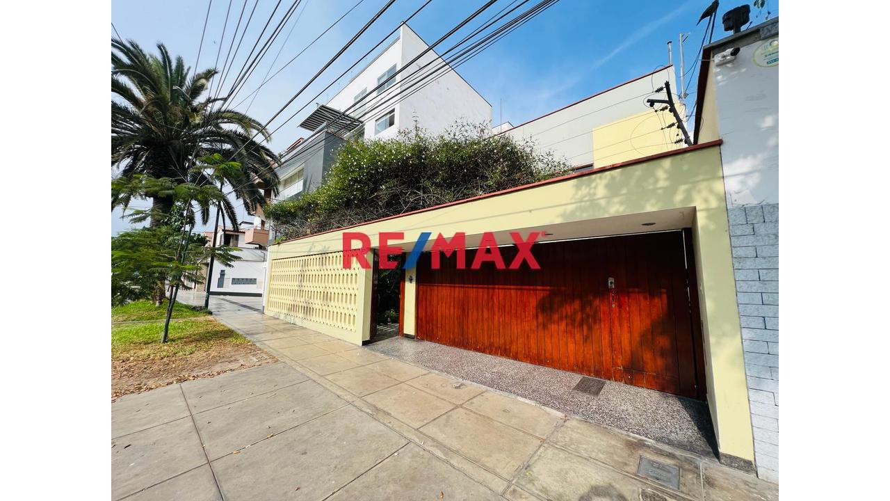 Vendo Hermosa Y Amplia Casa En La Mejor Zona De San Isidro 🏡 - 1