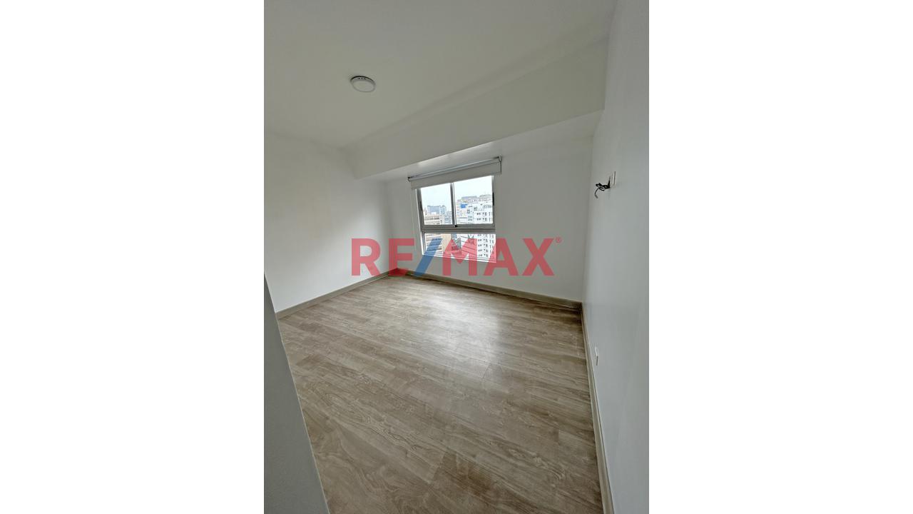 Amplio Departamento, Ubicado En Moderno Edificio 360°- Reducto- Miraflores - Alt. Cdra.8 Av. Benavides — foto 9