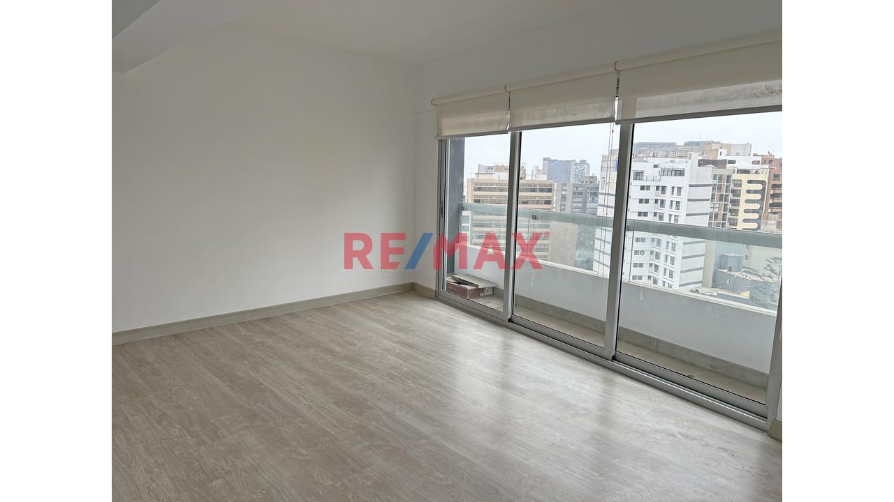Amplio Departamento, Ubicado En Moderno Edificio 360°- Reducto- Miraflores - Alt. Cdra.8 Av. Benavides — foto 15