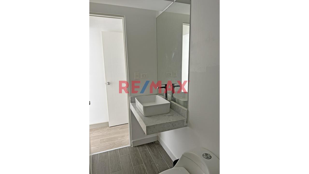 Amplio Departamento, Ubicado En Moderno Edificio 360°- Reducto- Miraflores - Alt. Cdra.8 Av. Benavides — foto 10