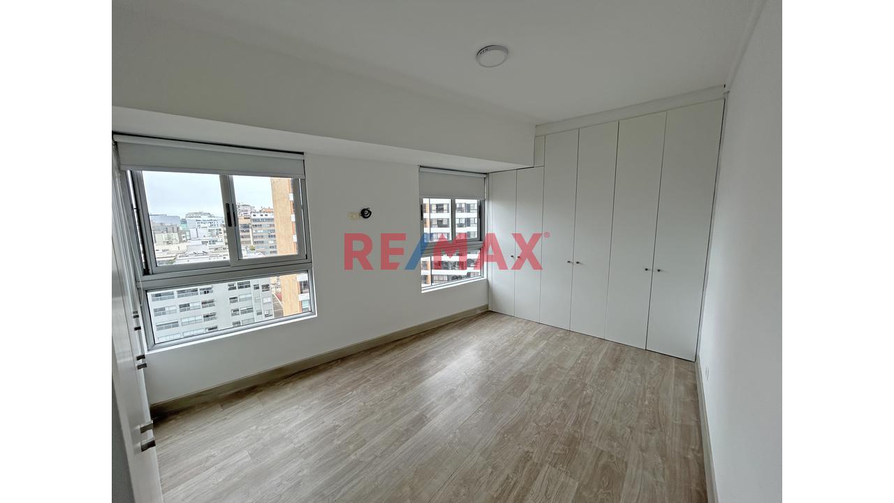 Amplio Departamento, Ubicado En Moderno Edificio 360°- Reducto- Miraflores - Alt. Cdra.8 Av. Benavides — foto 13