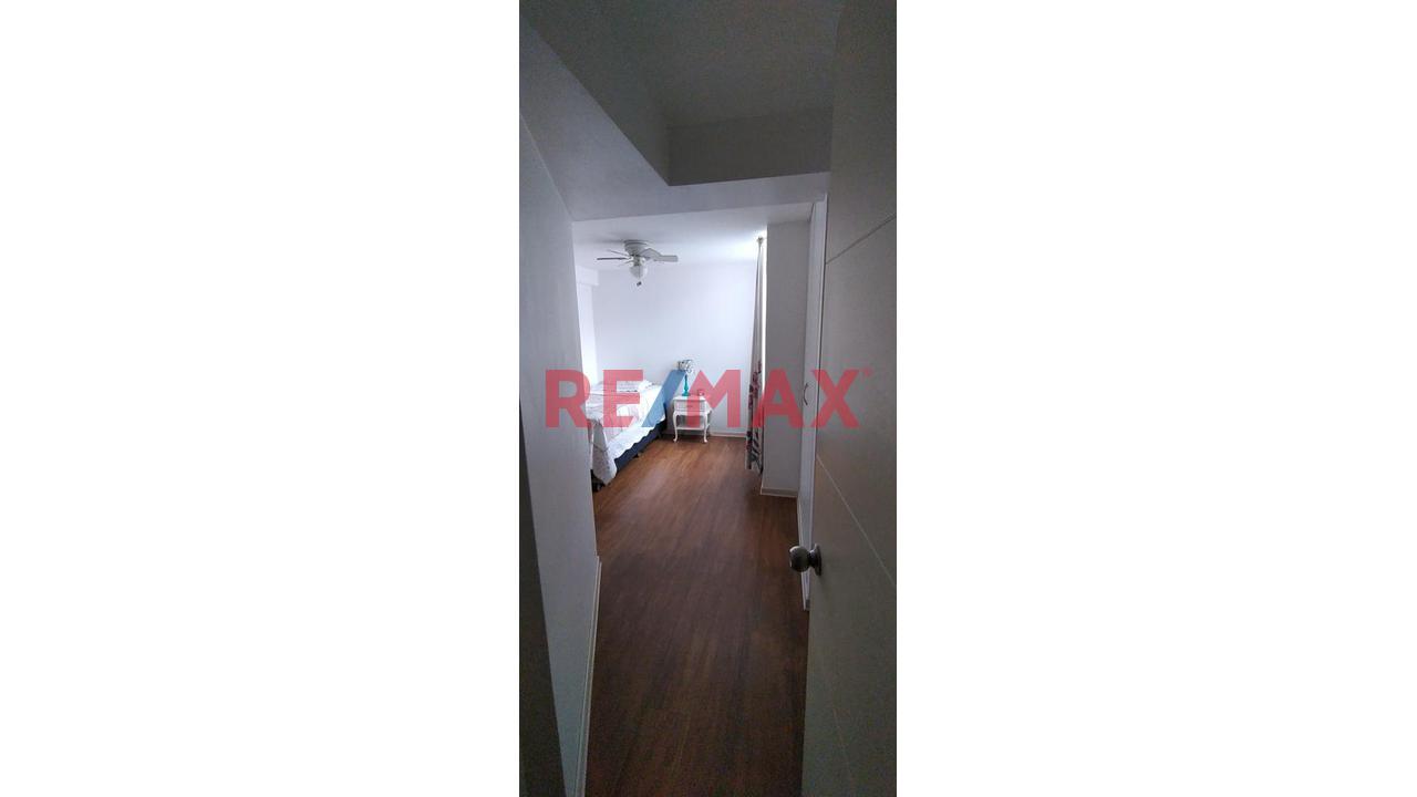 Vendo Departamento 3 Dorm, Con Balcón, Calle Las Lilas, Valle Hermoso, Surco — foto 2