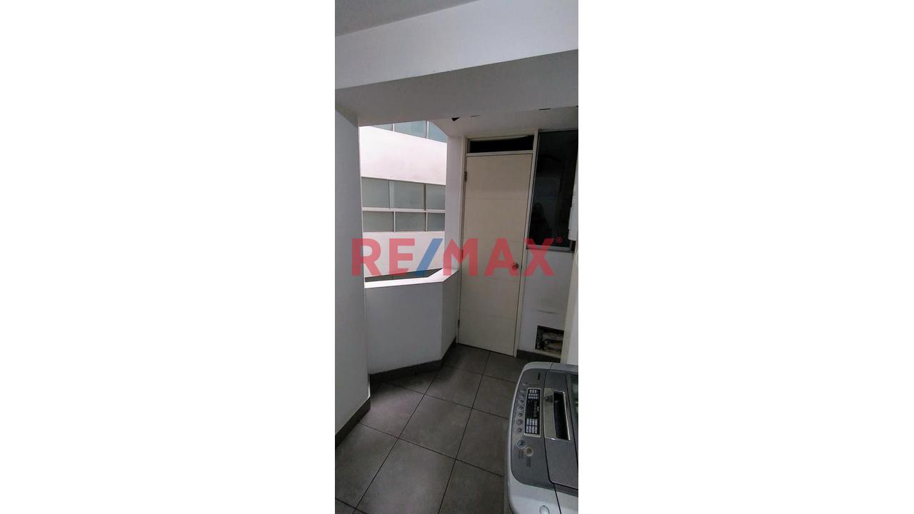Vendo Departamento 3 Dorm, Con Balcón, Calle Las Lilas, Valle Hermoso, Surco — foto 15