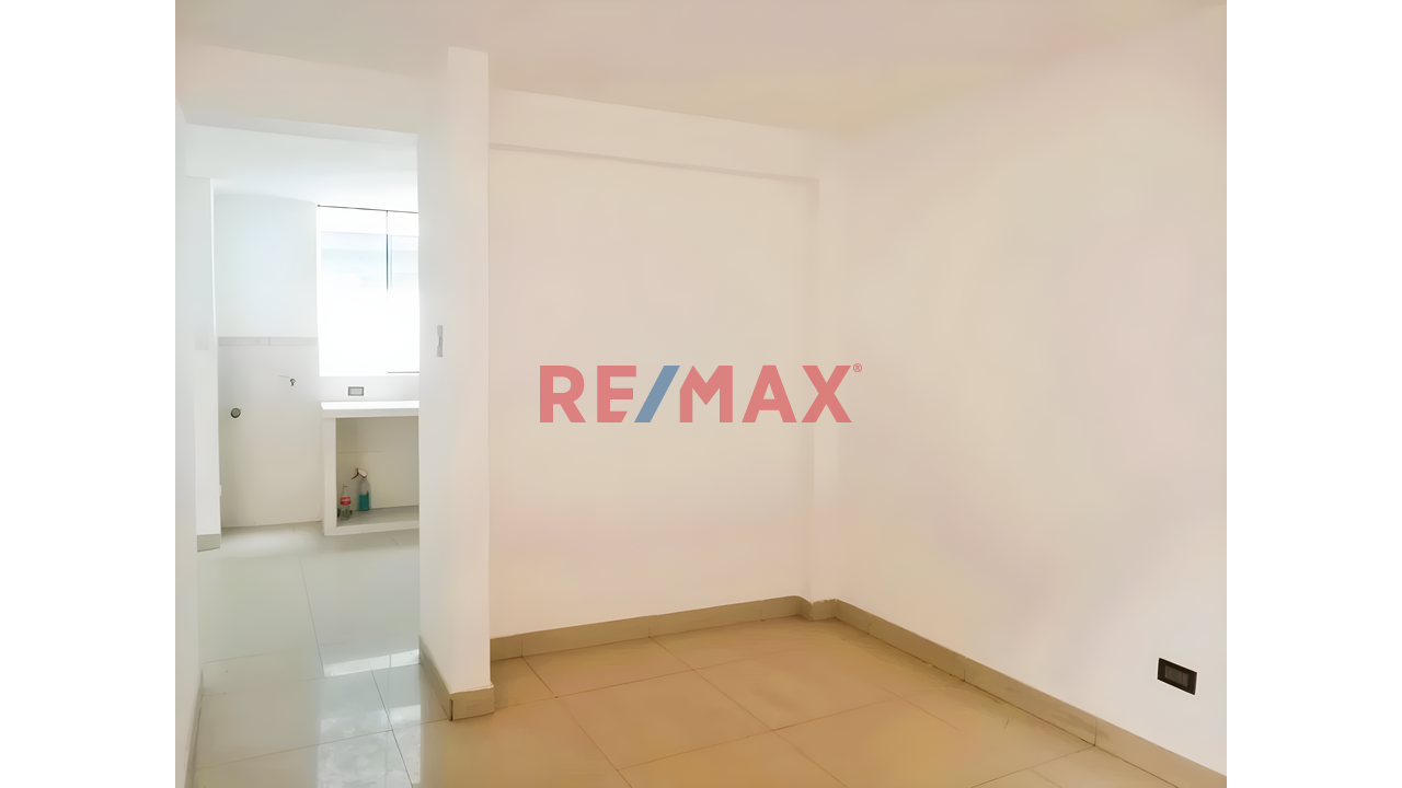 Vendo Casa De 3 Pisos En Urb. "Mariscal Caceres " San Juan De Lurigancho  - Frente A Parque-Cerca Estación Bayovar — foto 13
