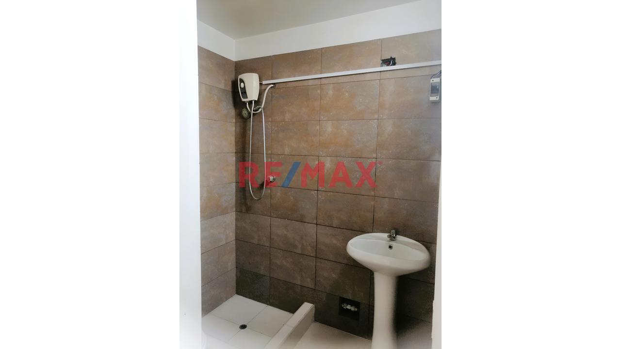 Vendo Casa De 3 Pisos En Urb. "Mariscal Caceres " San Juan De Lurigancho  - Frente A Parque-Cerca Estación Bayovar — foto 11