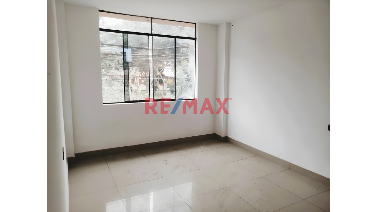 Vendo Casa De 3 Pisos En Urb. "Mariscal Caceres " San Juan De Lurigancho  - Frente A Parque-Cerca Estación Bayovar — foto 14