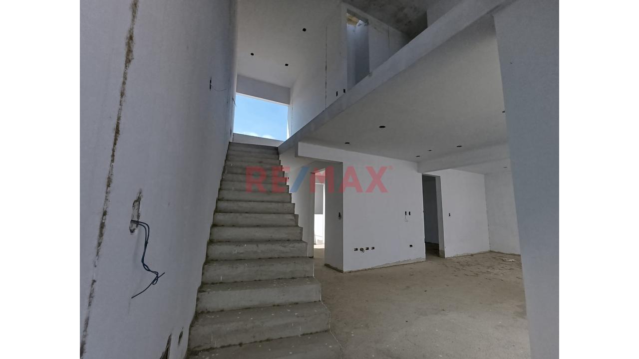 🐎 Remato Casa En Casco Gris 🌅📌 Ubicada En C.P. La Mariposa, Antes Del Grifo 🏊♂️ 203M² Terreno 🔝 Inscrita En Rrpp Para Compra Con Banco🎯 - 9