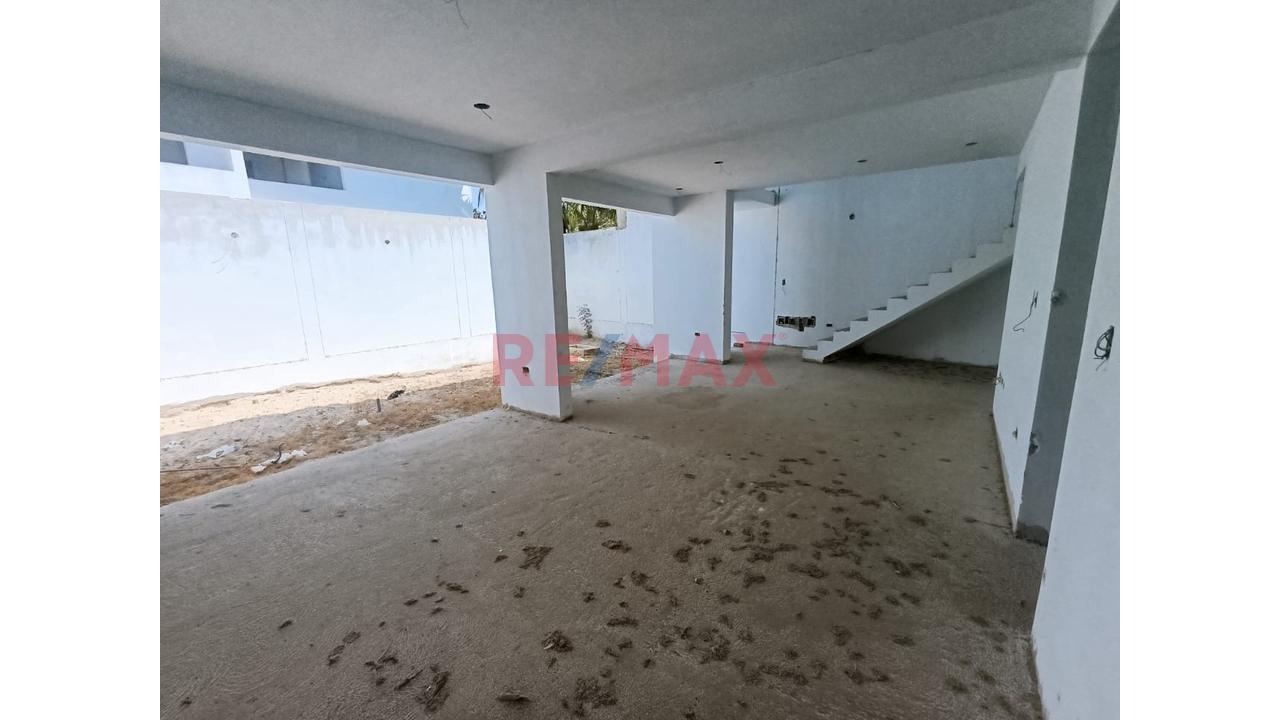 🐎 Remato Casa En Casco Gris 🌅📌 Ubicada En C.P. La Mariposa, Antes Del Grifo 🏊♂️ 203M² Terreno 🔝 Inscrita En Rrpp Para Compra Con Banco🎯 - 6