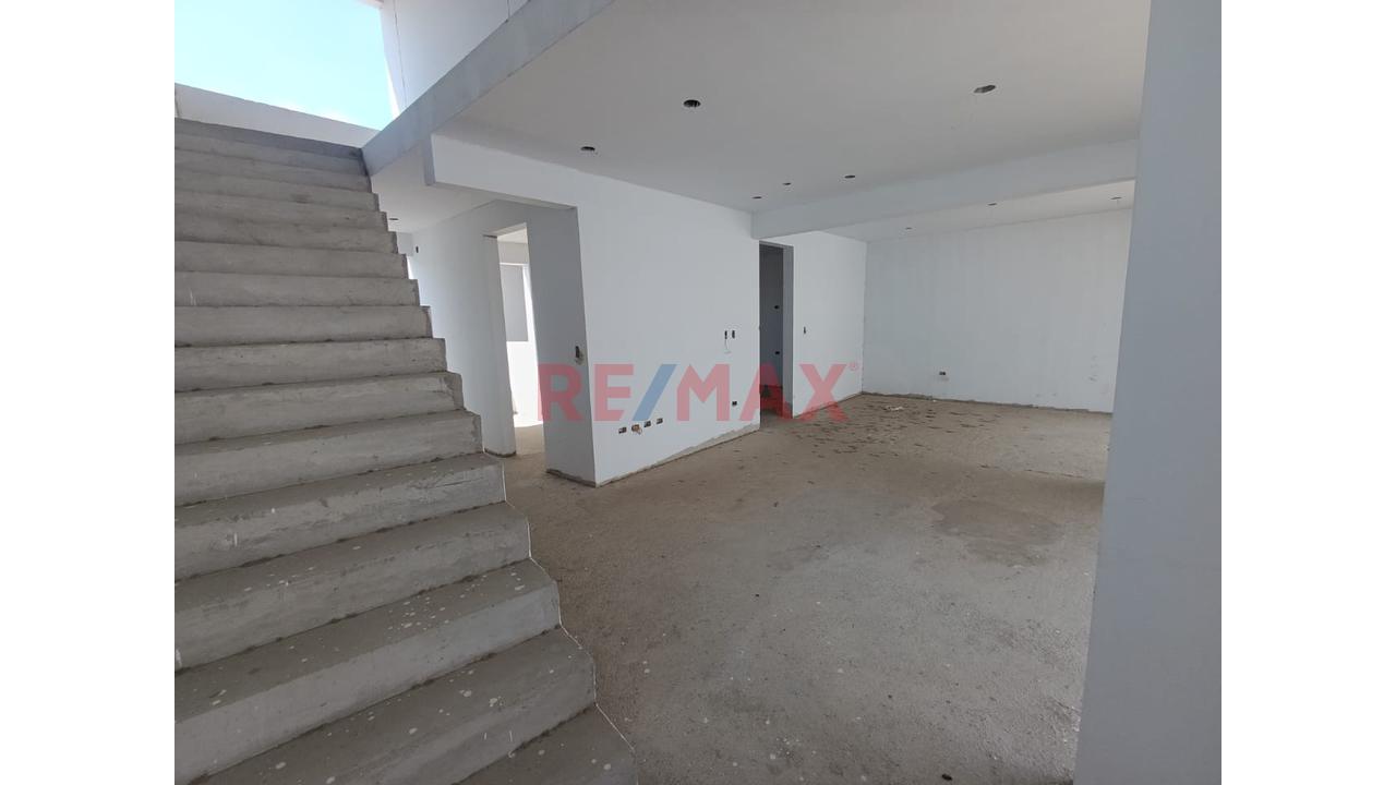 🐎 Remato Casa En Casco Gris 🌅📌 Ubicada En C.P. La Mariposa, Antes Del Grifo 🏊♂️ 203M² Terreno 🔝 Inscrita En Rrpp Para Compra Con Banco🎯 - 8