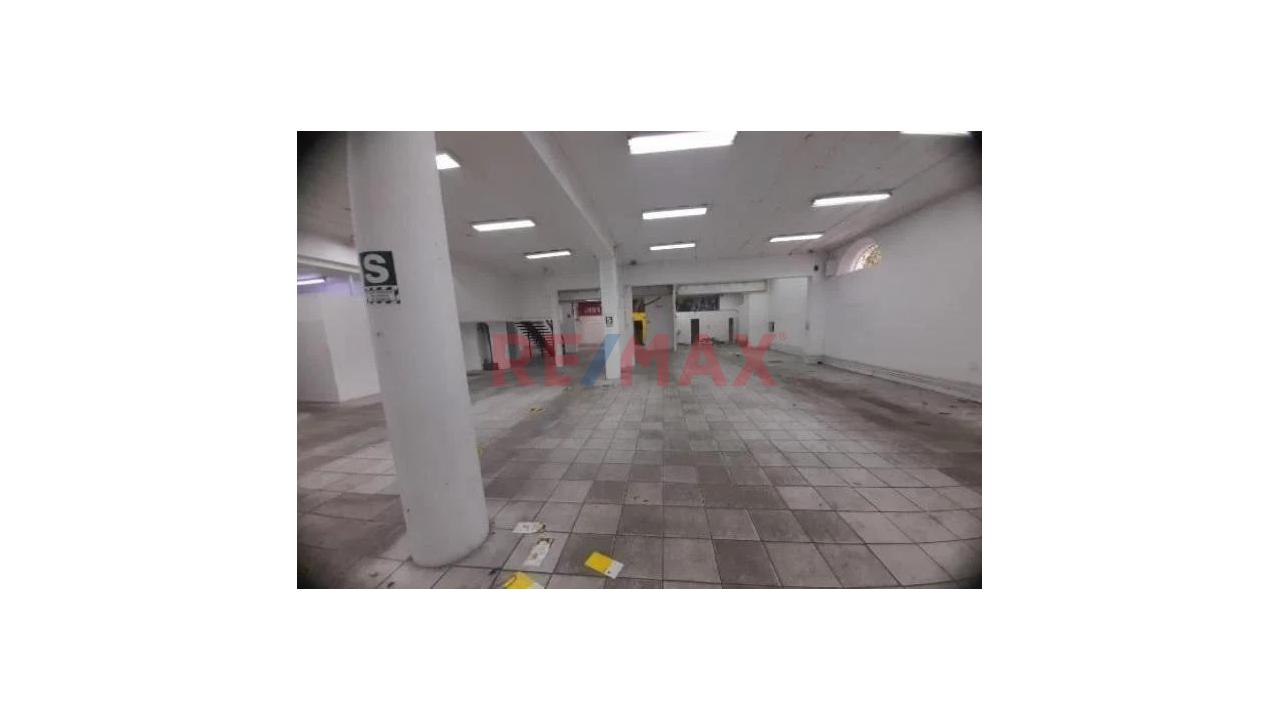 Venta Amplio Local Comercial, Precio De Precio Como Terreno! - 4