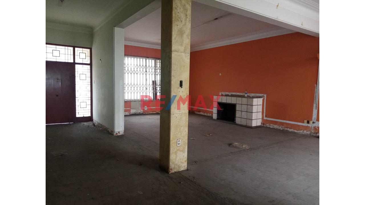 Se Alquila Casa Como Terreno En San Isidro - 11