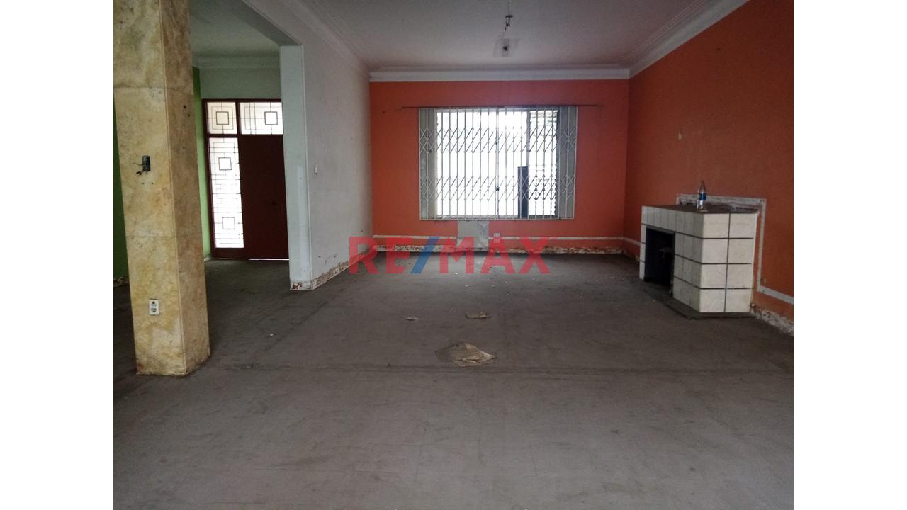 Se Alquila Casa Como Terreno En San Isidro - 14