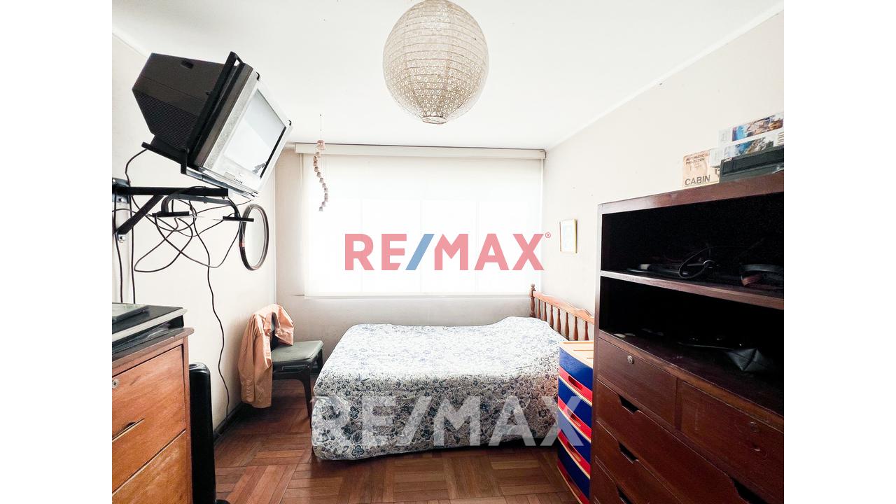 Vendo Casa Con 2 Cocheras En Av. Las Nazarenas Urb. Las Gardenias — foto 15