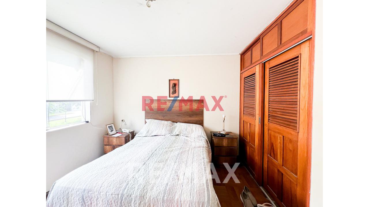 Vendo Casa Con 2 Cocheras En Av. Las Nazarenas Urb. Las Gardenias — foto 14