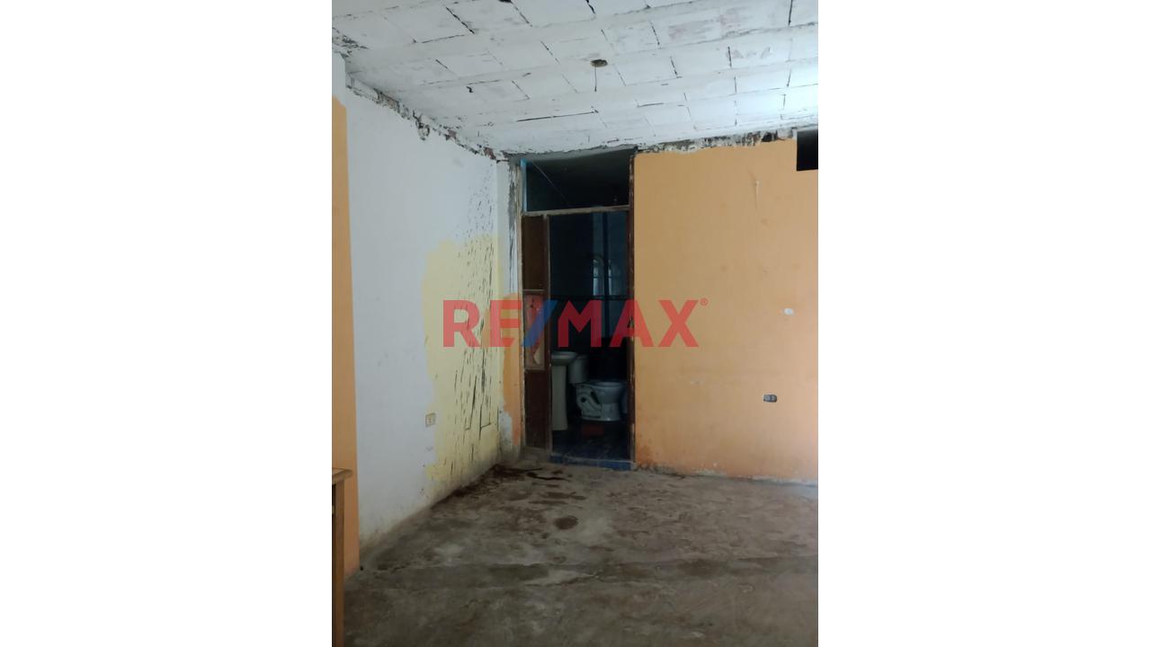 Gran Oportunidad Se Vende Casa 3 Pisos En Puente Piedra - 2