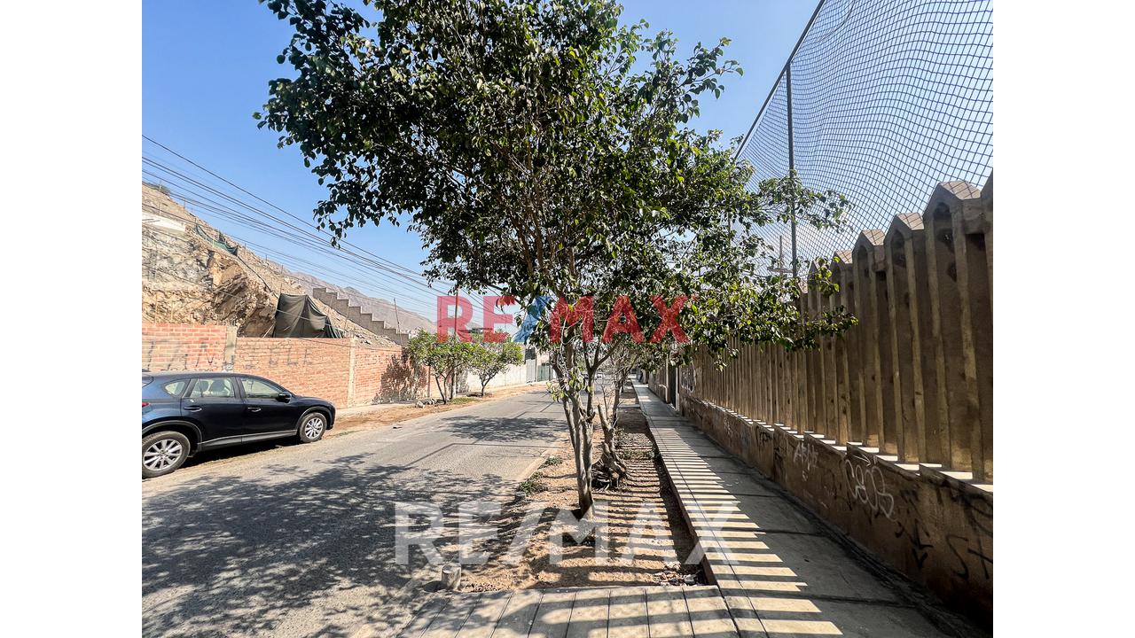 Vendo Amplio Terreno En La Molina 3,950 M2 - 15